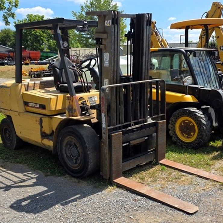 2005 CATERPILLAR DP40KL