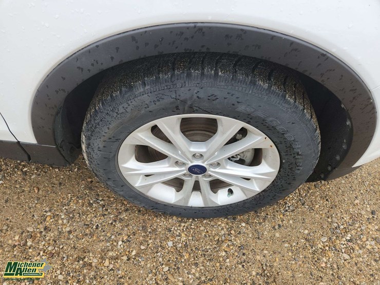 2017-ford-escape-se-image-20