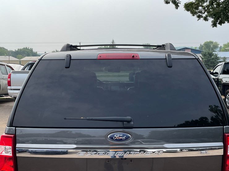 2017-ford-expedition-limited-image-21