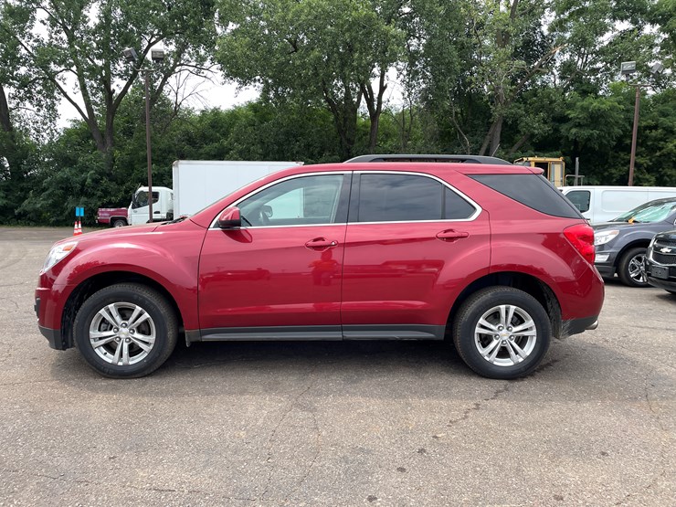 2015-chevrolet-equinox-lt-image-2