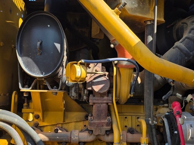 2009-caterpillar-140m-vhp-image-57