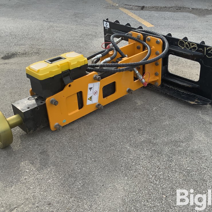 2025 Post Pounder GIYI 680 Skid Steer Post Driver