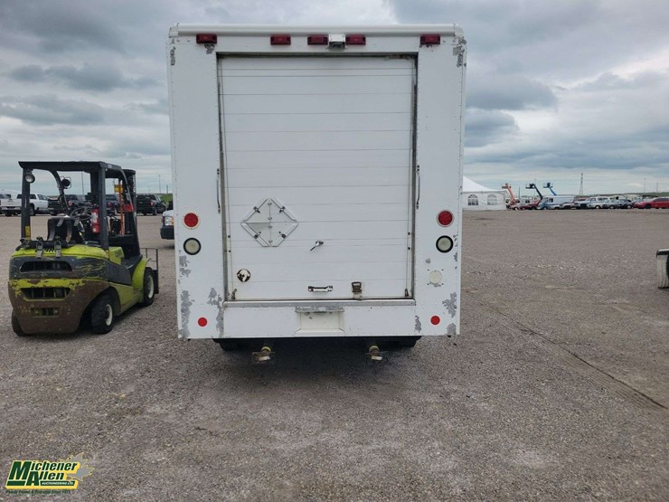 2005-freightliner-mt45-image-6