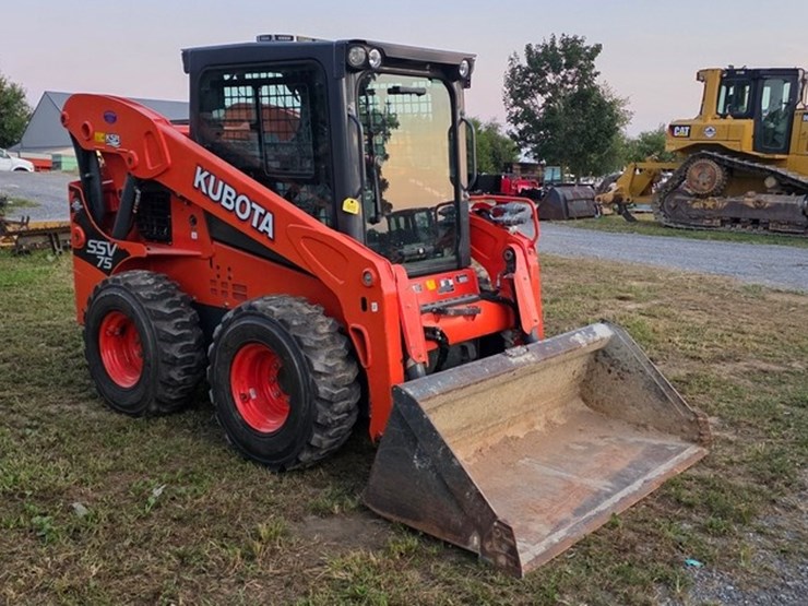 2016-kubota-ssv75-image-1