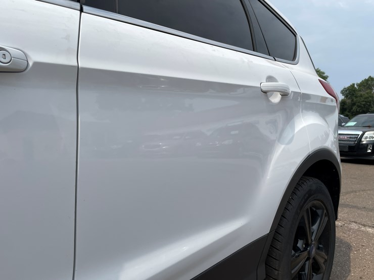 2015-ford-escape-se-image-16