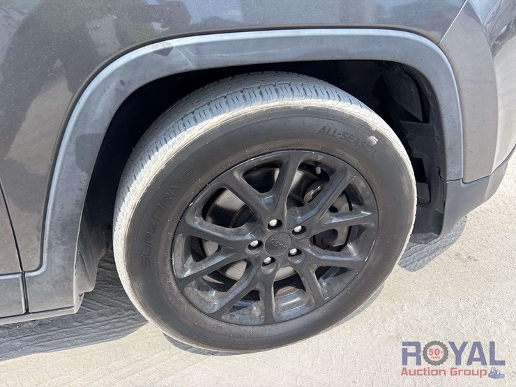 2014-jeep-cherokee-image-23