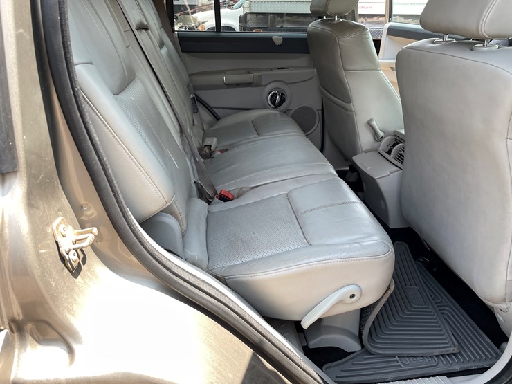 2006-jeep-commander-image-37