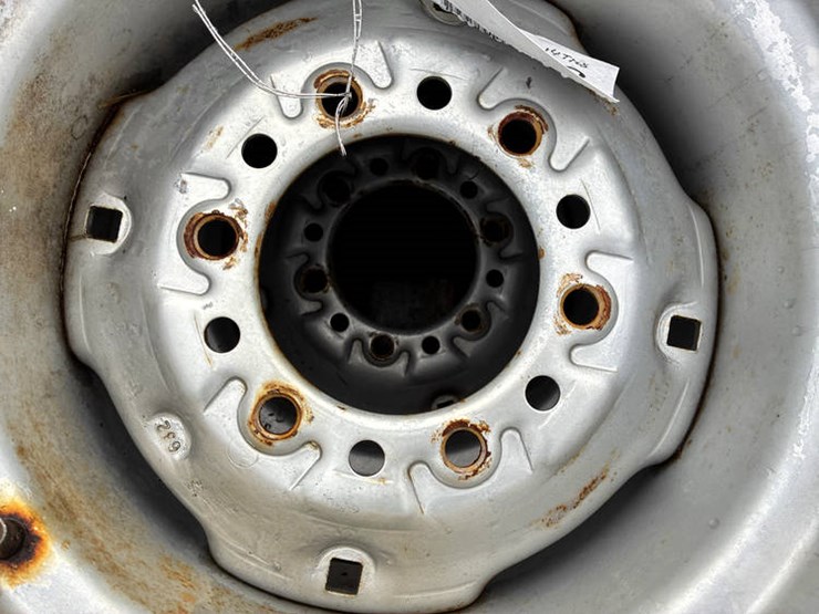 #113242-•-pair-of-9.5l14-tires-image-7