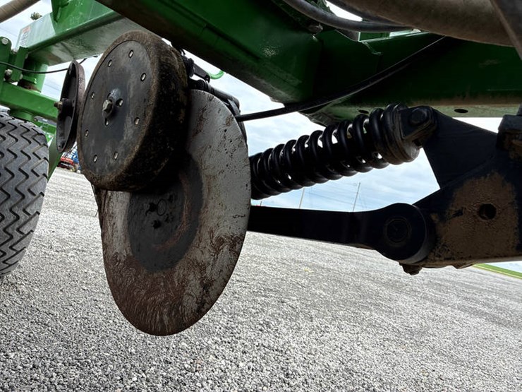 2023-john-deere-2510h-image-29