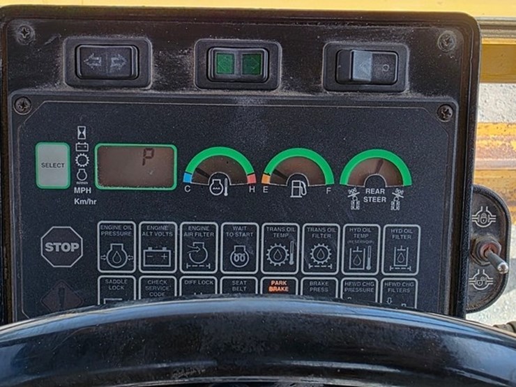 2001-deere-670c-image-65