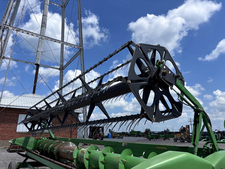 2010-john-deere-625f-image-3