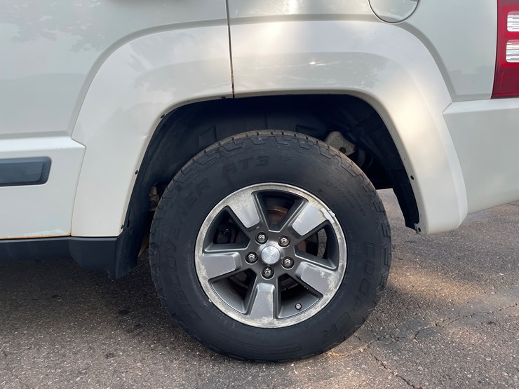 2008-jeep-liberty-sport-image-19