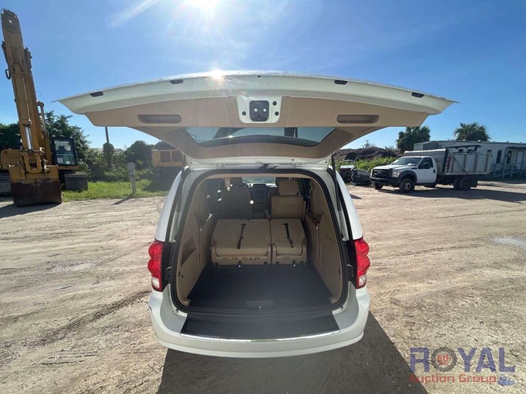 2013-dodge-grand-caravan-se-image-18