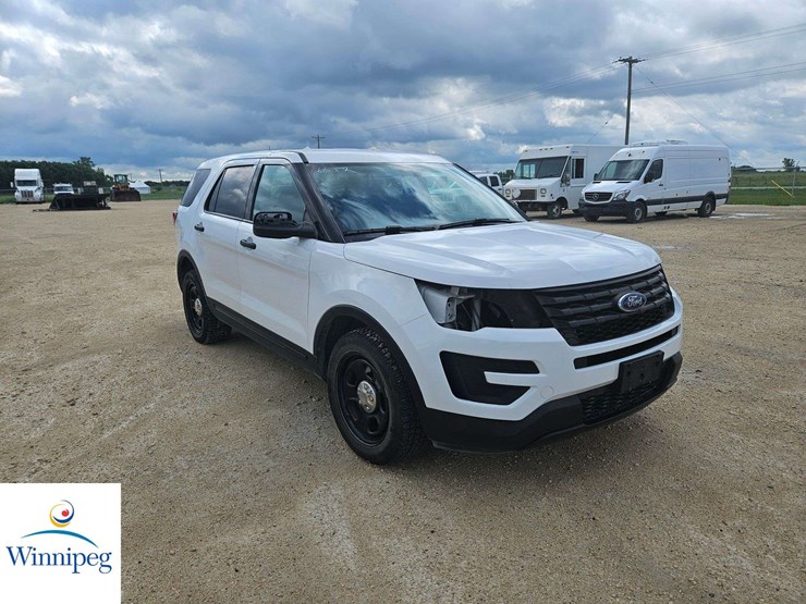 2017-ford-explorer-image-4