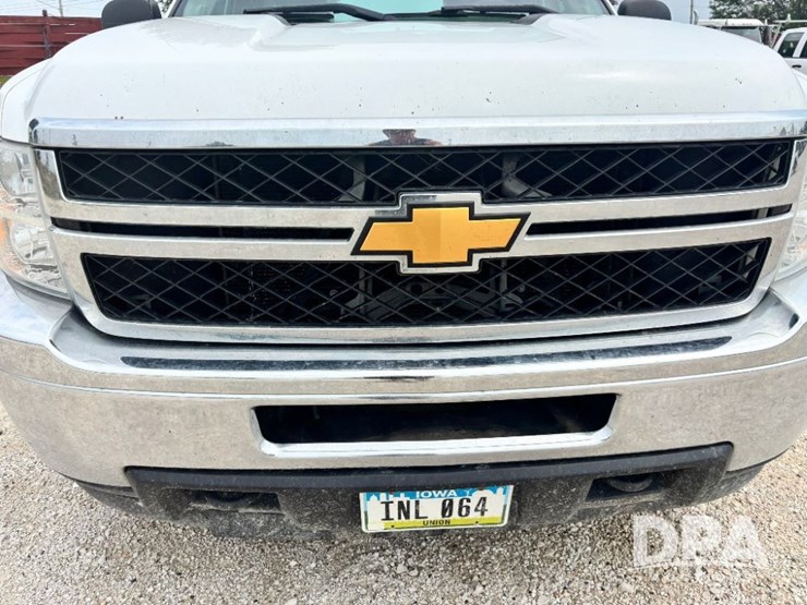 2013-chevrolet-3500hd-image-16