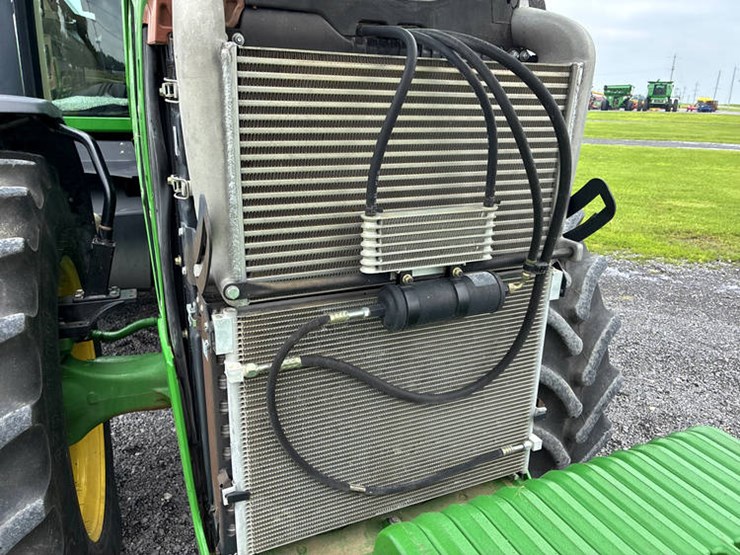 2009-john-deere-8430-image-57