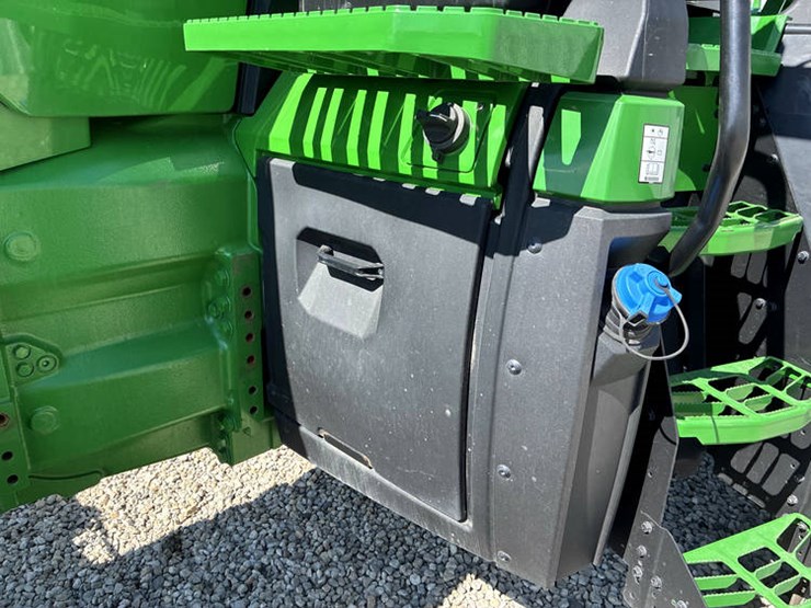 2020-john-deere-8rx-410-image-35