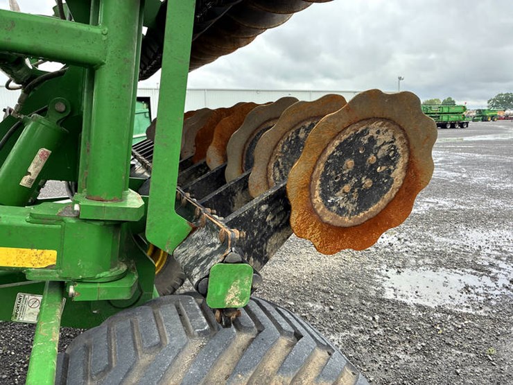 2020-john-deere-2680h-image-36