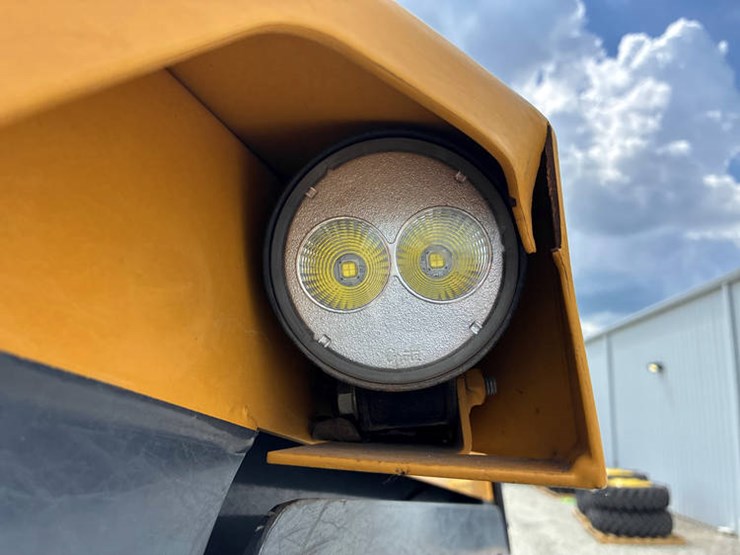 2022-john-deere-450-image-64