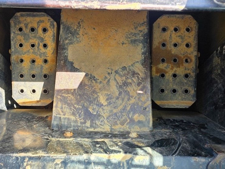 2007-deere-ct332-image-41
