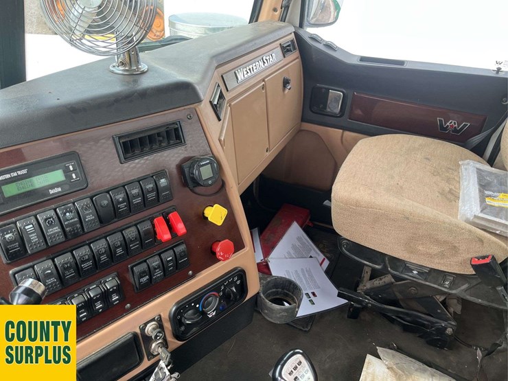 2015-western-star-4900-image-5