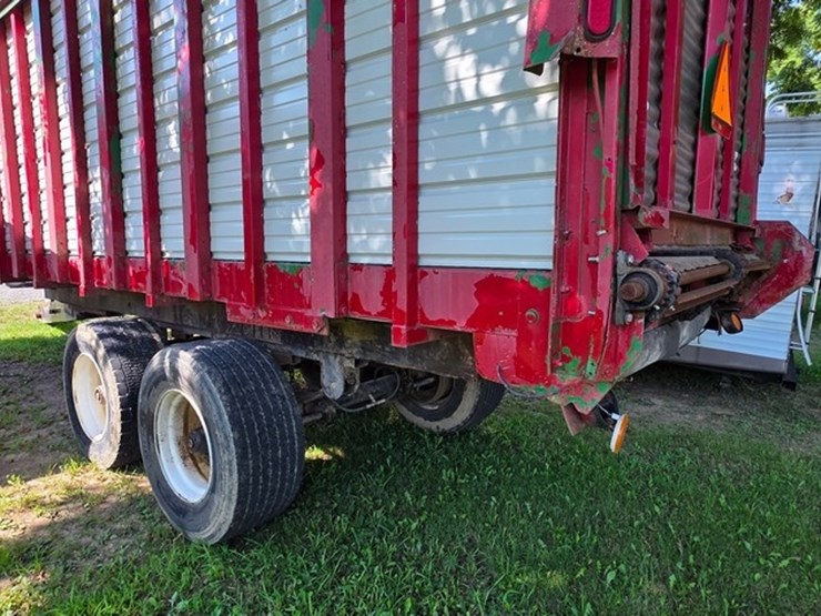 tandem-axle-silage-cart-image-22