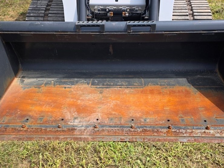 2023-bobcat-t770-image-36