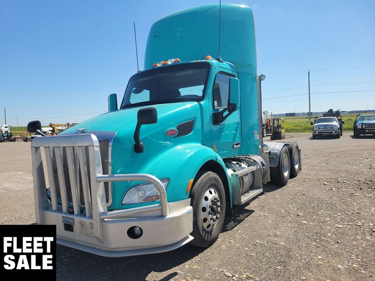 2018-peterbilt-579-image-2