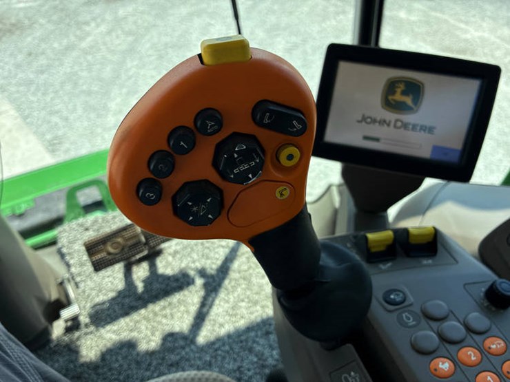 2013-john-deere-s690-image-108