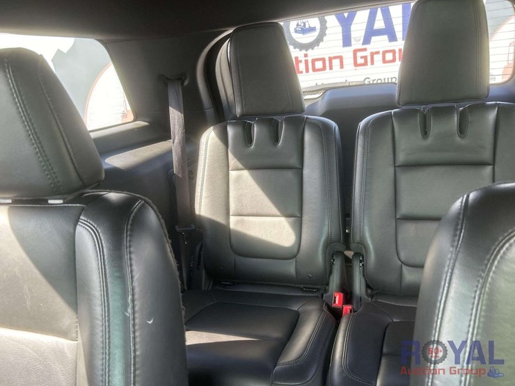 2013-ford-explorer-xlt-image-24