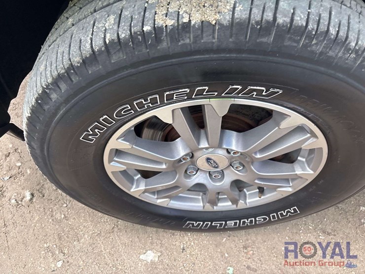 2010-ford-expedition-image-27