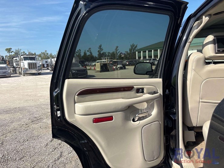 2006-cadillac-escalade-image-15