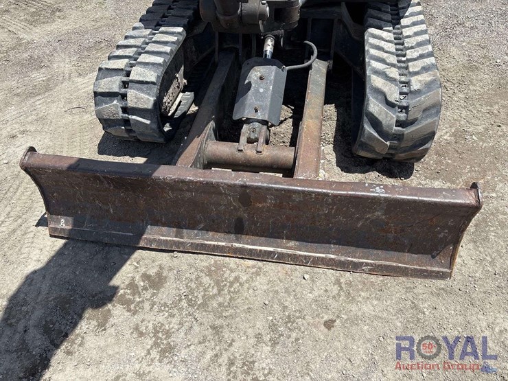 2017-bobcat-e32i-image-6