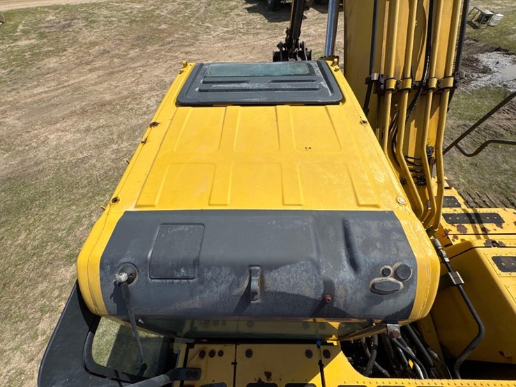 2016-komatsu-pc210-lc-11-image-20