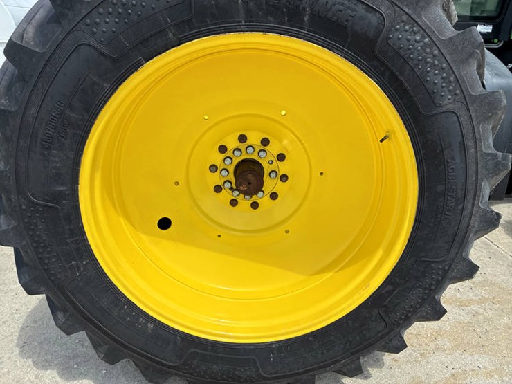 2014-john-deere-8285r-image-63