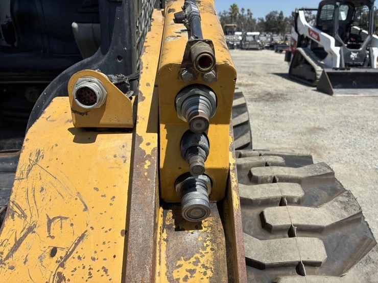 2013-caterpillar-262d-image-6