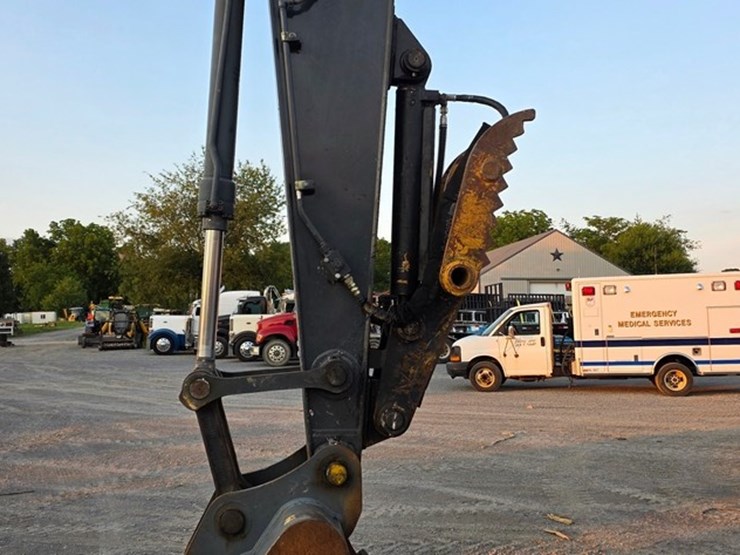 2013-deere-160g-lc-image-9
