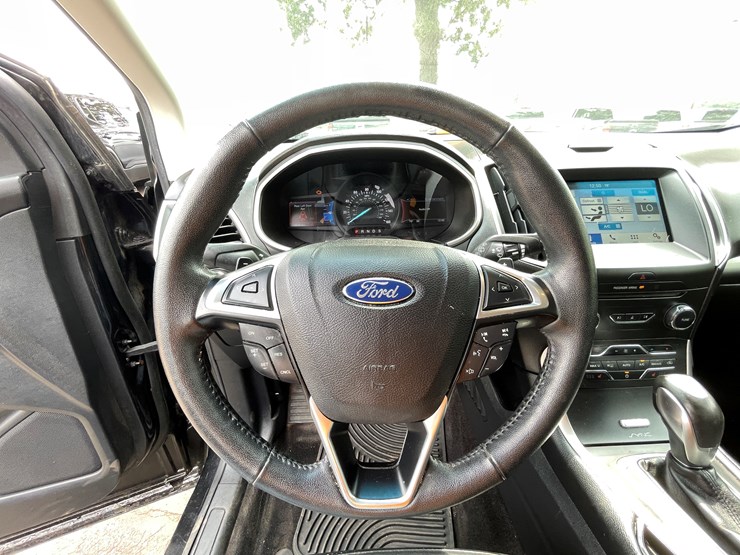 2016-ford-edge-sel-image-55