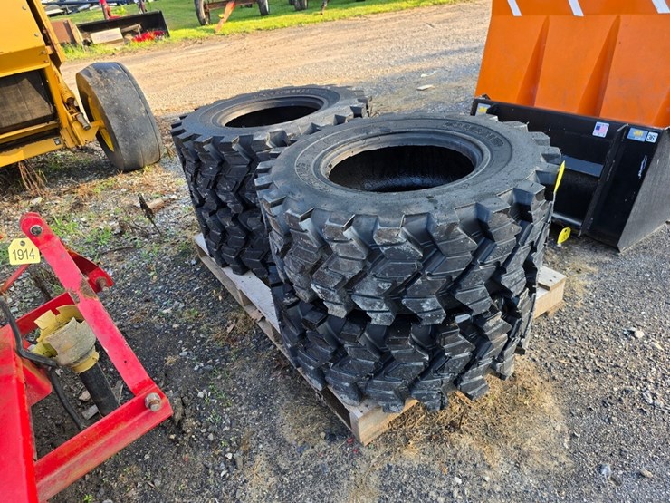new-4-12-16.5-forerunner-skidloader-tires-image-2