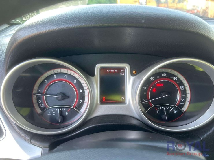 2013-dodge-journey-sxt-image-15