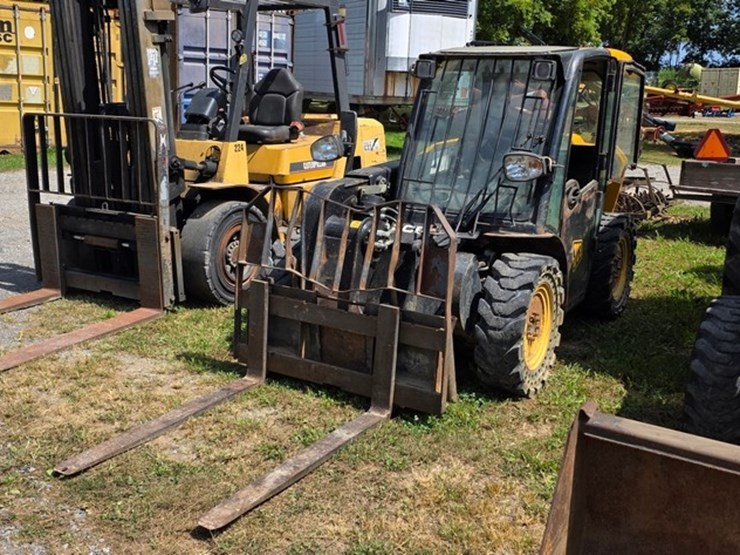 2011-jcb-515-40-image-2