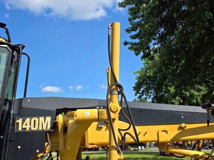 2009-caterpillar-140m-vhp-image-45