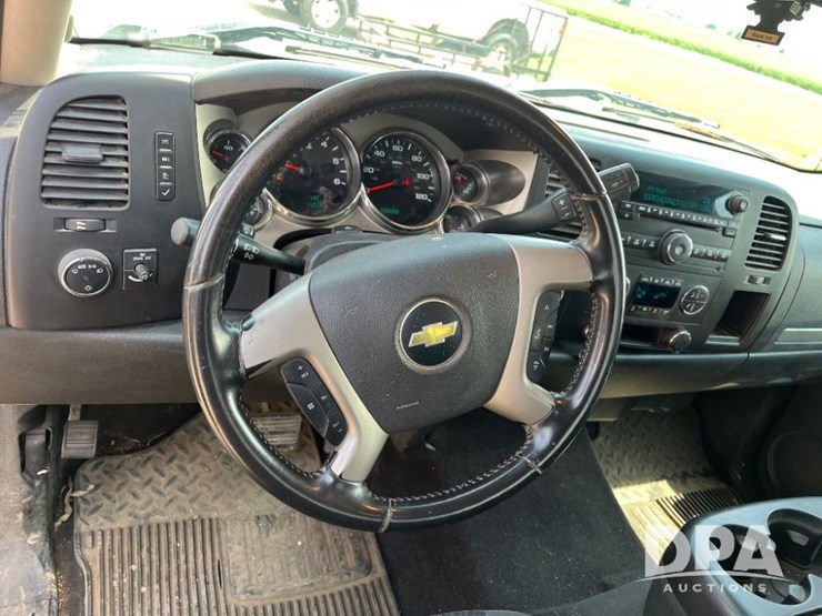 2012-chevrolet-silverado-image-50