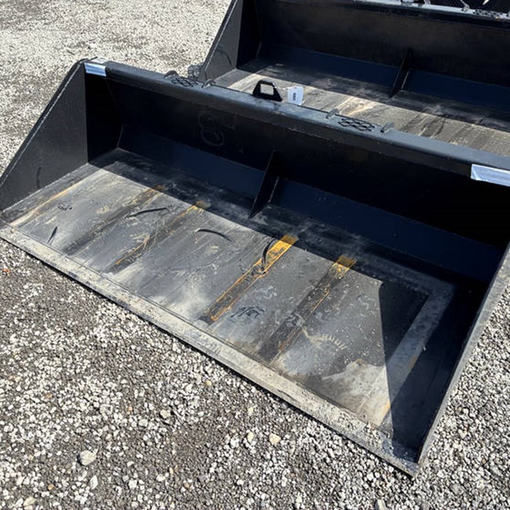 #113157 • INDUSTRIAS AMERICA 88" SKIDSTEER BKT
