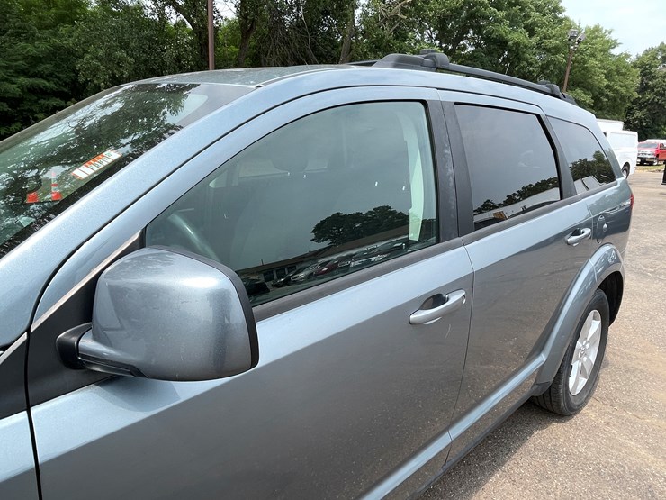 2010-dodge-journey-sxt-image-15
