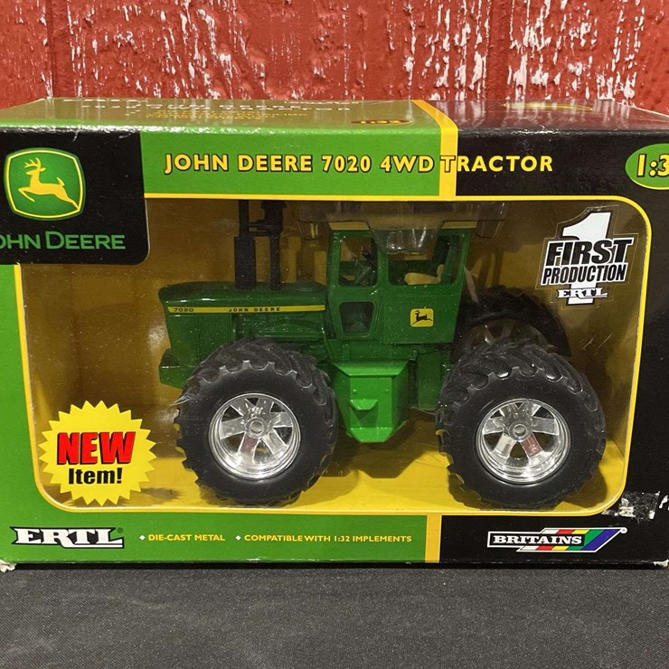 JOHN DEERE 7020
