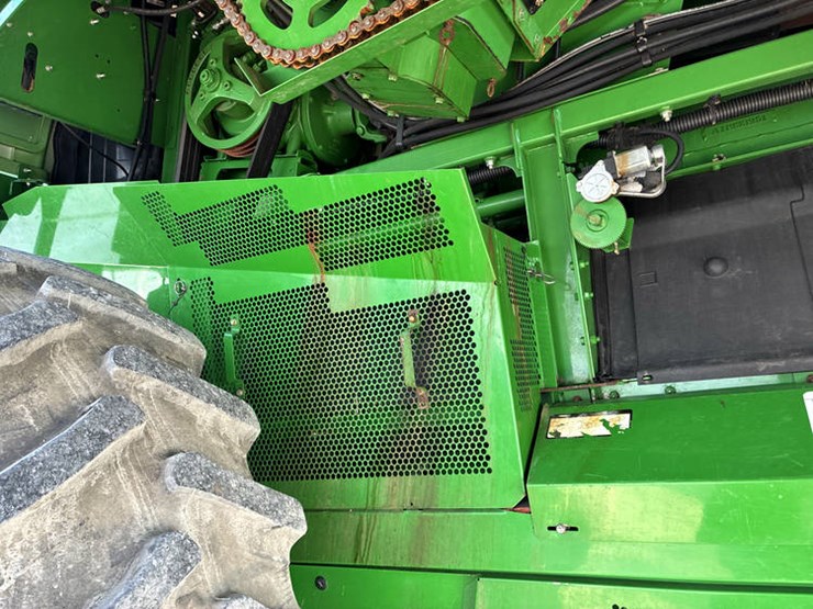2014-john-deere-s690-image-45