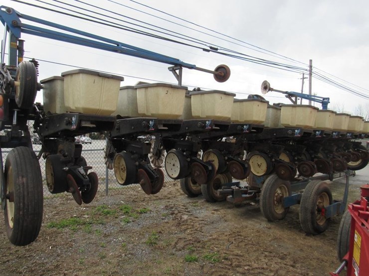 kinze-2300-image-3