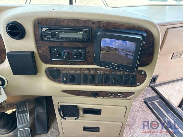 2002-kountry-star-motorhome-image-31