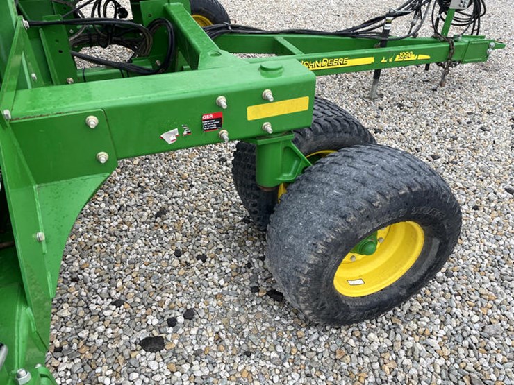 2017-john-deere-1990-image-25